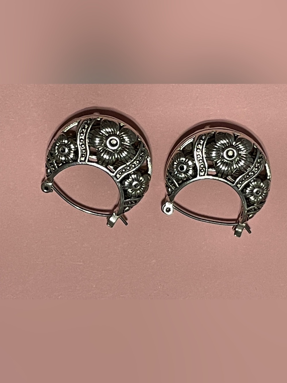 Silver Tone Ornate Reversible Flower Pierced Earrings #9949 💎 - Picture 4 of 7